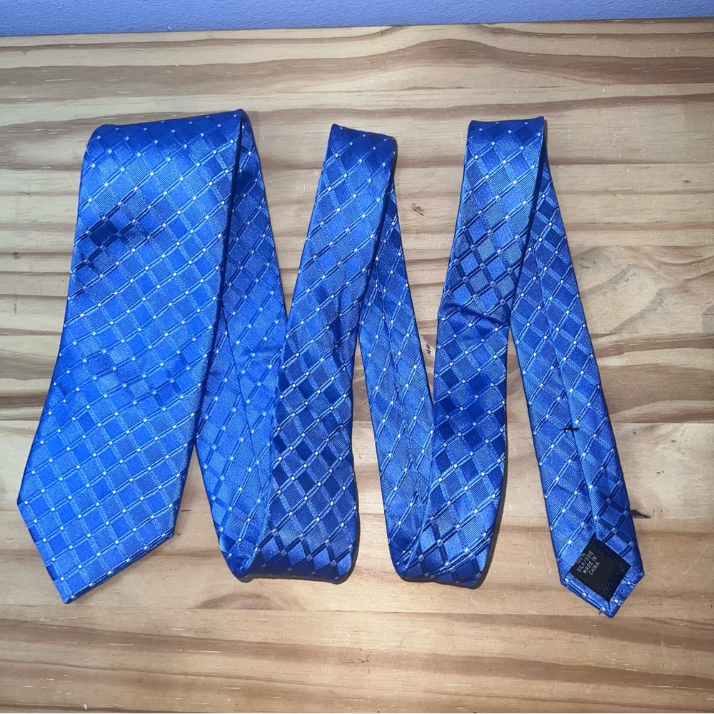 *2/$20* MICHAEL Michael Kors Blue Geometric Silk Tie